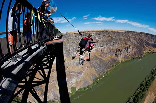 BASE Jumping